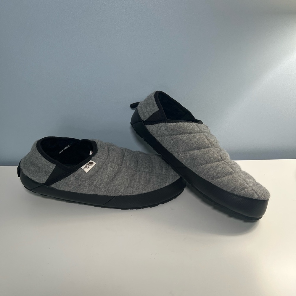 The North Face Men's Gray and Black Loafers - Picture 2 of 6